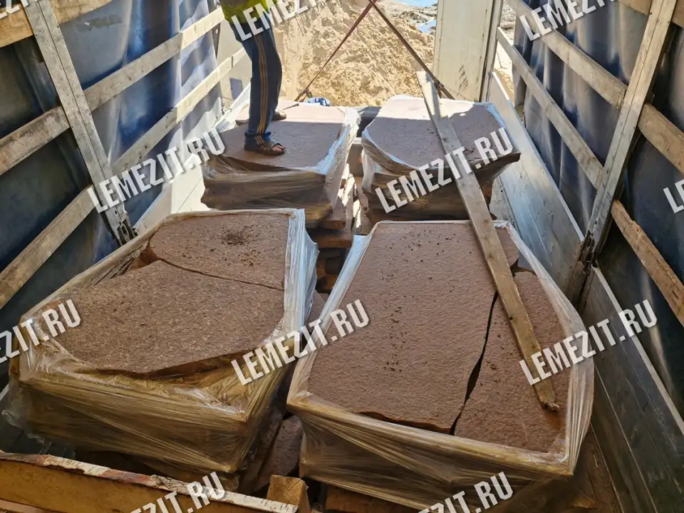 доставка форматного плитняка лемезита по Москве и всей России